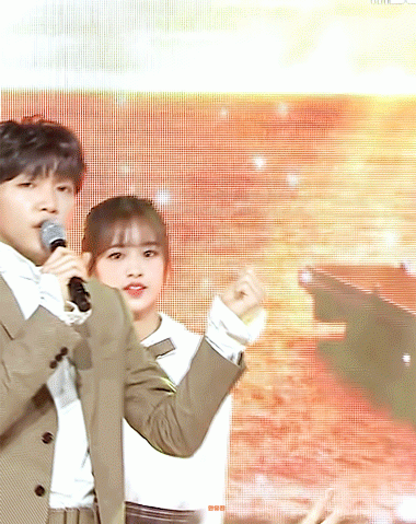 088a673eac4aaa3ffa.gif
