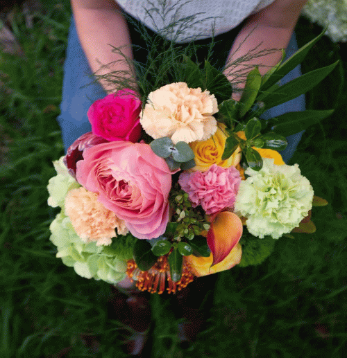 Make your day delightful with the fresh cut flowers in your vase. Get enamored with the farm fresh flowers sent at your doorstep by Enjoy Flowers! https://enjoyflowers.com/