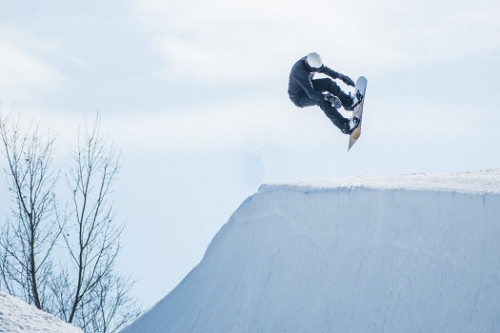 Riding a halfpipe is one of the skills many new snowboarders want to add to their repertoires right away. Here’s how to ride a halfpipe on your snowboard.

For More Details Please Click Here:https://asomammoth.com/how-to-snowboard-a-halfpipe/