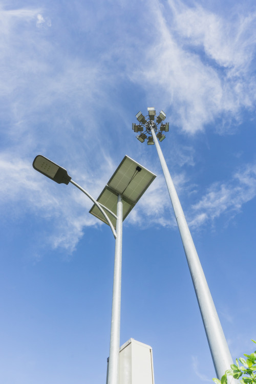 Utilising a renewable energy source reduces the number of emissions produced, being a green alternative to a diesel-powered tower.

https://www.generatorsaustralia.com.au/light/led-lighting-towers/