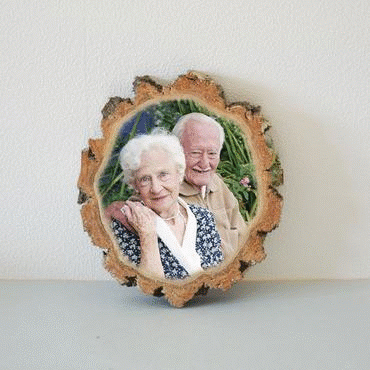 Scourging through the Internet to find gifts for your dad? Check out the exciting wooden range of personalized gifts for dad at WoodenHouseArt.com. Best offers now!