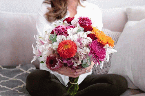 Be it a close friend or a corporate client, you can now send flowers online with the help of EnjoyFlowers.com. Enjoy with flowers!
