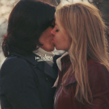 SwanQueen_trueloveskiss_by_misslane81-daouayh