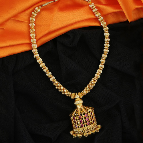 Check out the latest collection of Maharashtrian Thushi design at Anuradha Art Jewellery. To see more collection click on given link:http://www.anuradhaartjewellery.com/artificial-jewellery/maharashtrian-jewellery/thushi/63