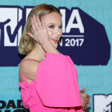 Zara-Larsson---MTV-Europe-Music-Awards-in-London-12.11-2017-12