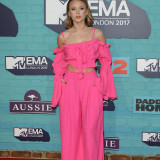 Zara-Larsson---MTV-Europe-Music-Awards-in-London-12.11-2017-2