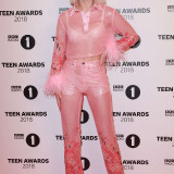 Zara-Larsson--BBC-Radio-1.Teen-Awards-2018--01-1