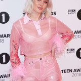 Zara-Larsson--BBC-Radio-1.Teen-Awards-2018--01-4