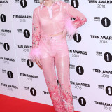 Zara-Larsson--BBC-Radio-1.Teen-Awards-2018--01-8