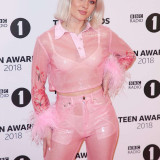 Zara-Larsson--BBC-Radio-1.Teen-Awards-2018--01-9