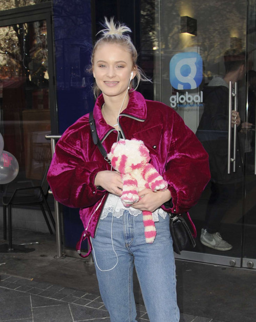 Zara-Larsson--Leaving-Global-Radio-Studios-in-London-14.12.2016-2.jpg