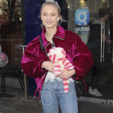 Zara-Larsson--Leaving-Global-Radio-Studios-in-London-14.12.2016-2