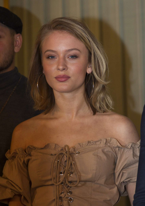 Zara-Larsson--Nobel-Prize-Awards-Banquet-in-Stockholm.12.12.2017-24.jpg