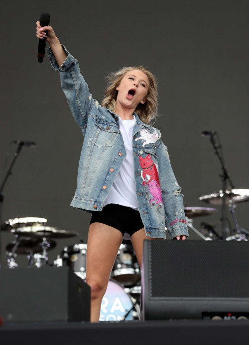 Zara Larsson  Performs at Radio 1s Big Weekend in Hull 27.05.2017