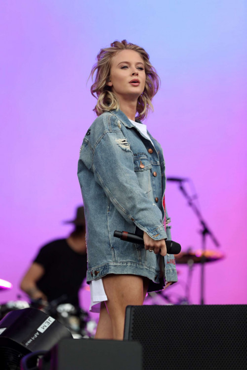 Zara Larsson  Performs at Radio 1s Big Weekend in Hull 27.05.2017