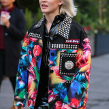 Zara-Larsson-Arriving-at-Global-Radio-Studios-in-London.10.16.2018-59