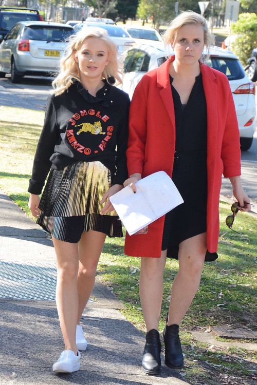 Zara-Larsson-in-Short-Skirt-Out-in-Sydney.24.10.2016-12.jpg