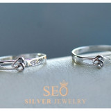 a_love_heart_knot_rings