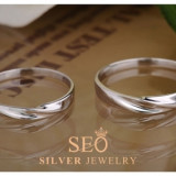 a_silver_wave_rings_set