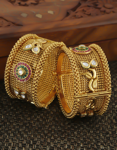 Get wonderful collection in traditional bangles & bangles set for saree by Anuradha Art Jewellery. Unique range in antique gold-plated bangles & matching bangles set. To see more collection, click on given link: https://www.anuradhaartjewellery.com/artificial-jewellery/bangles/traditional-bangles/19