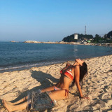 bikini_kor___B03jiOvA42h___