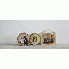 WoodenHouseArt.com generates a large variety of personalized Christmas gifts to choose from. Shop this online store to explore impeccable gifting options.