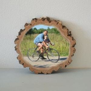 WoodenHouseArt.com offers a fresh stock of wooden gifts with personalizing options. Get your favorite picture on wood for making a fantastic gifting idea. Shop online today!